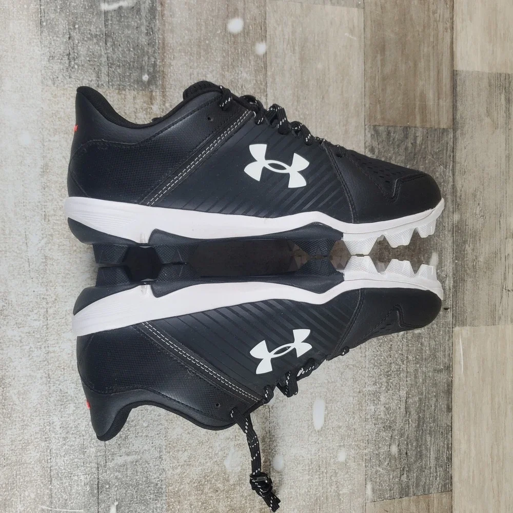 Under Armour Leadoff Low Mens Shoes Sz 8 Black Leather Lace Up Soccer Cleats